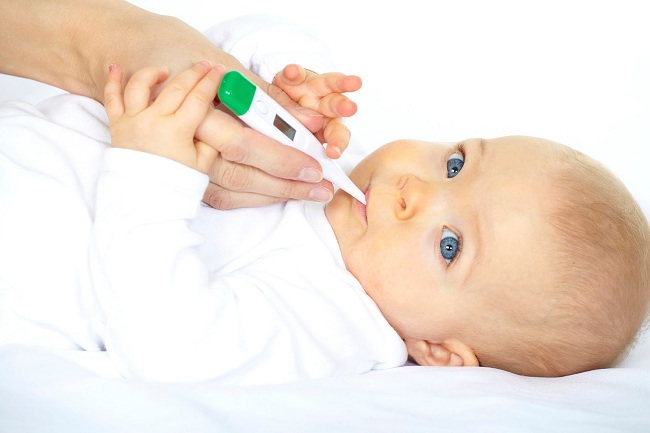6 lưu ý quan trọng khi bé bị sốt giúp con mau khỏe (2)