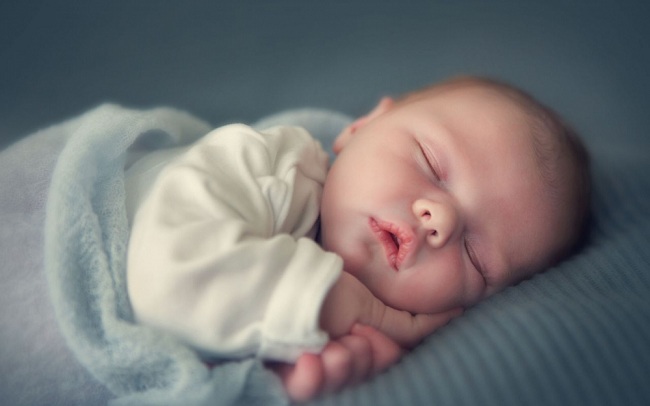 Bí quyết giúp trẻ sơ sinh ngon giấc, không “ngủ ngày cày đêm” (2)