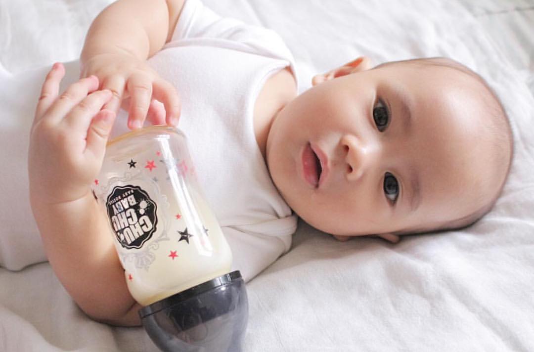 Bình sữa ChuChuBaby tốt cho bé bú bình và bú mẹ song song (1)