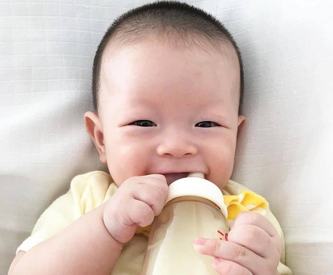Điểm danh các loại bình sữa thủy tinh tốt cho bé (2)