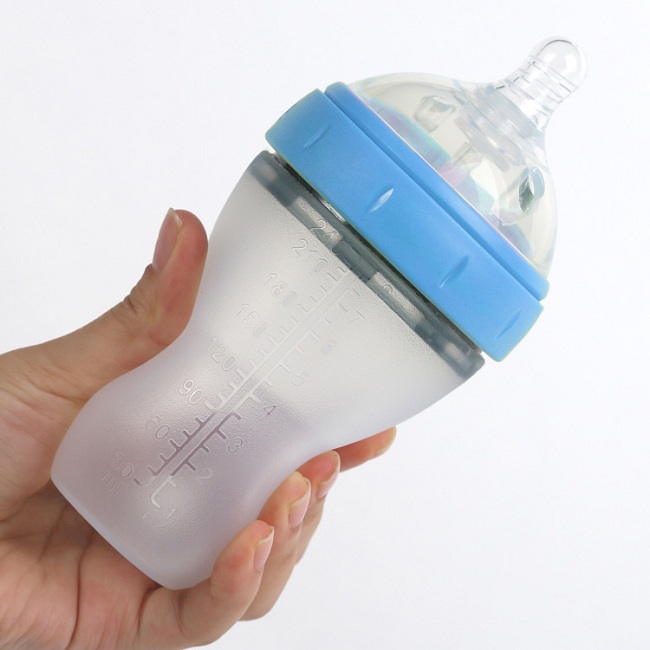 Bình sữa cho trẻ sơ sinh loại nào tốt: Nhựa, thủy tinh hay silicone? (2)