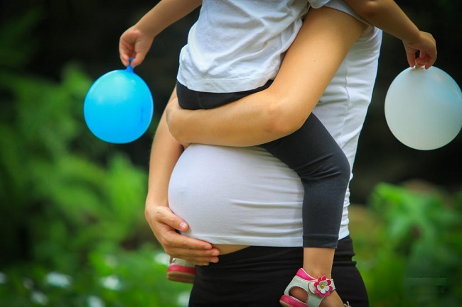 Có nên cho con bú khi mang thai không? (2)